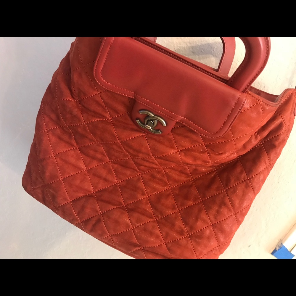 Authentic  Chanel - Picture 7 of 8